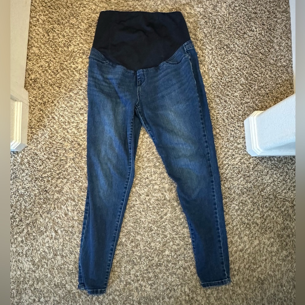 Isabel by Ingrid + Isabel maternity jeans, size 6